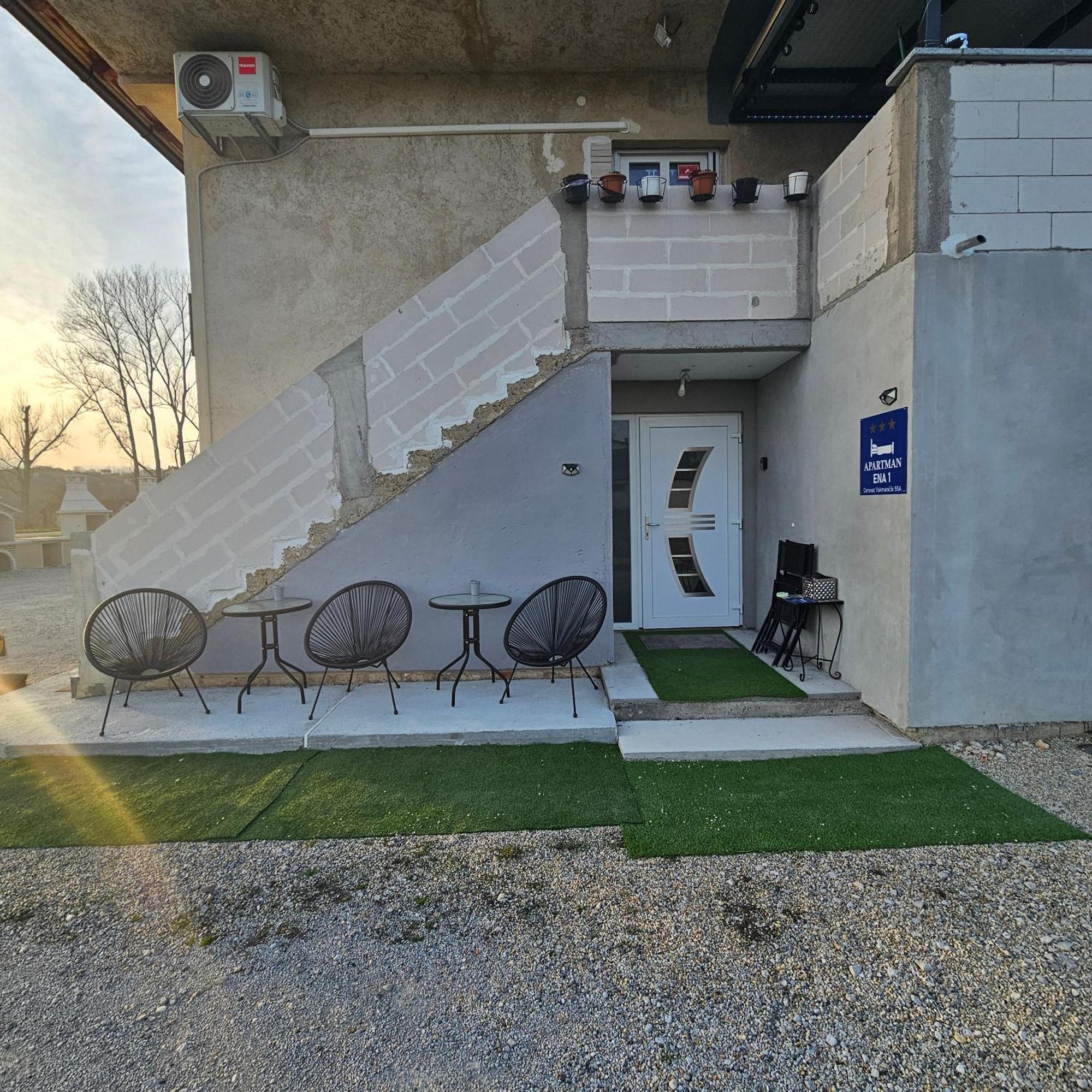 Apartamento Ena1 & Ena2 -Big Free Parking Karlovac Exterior foto